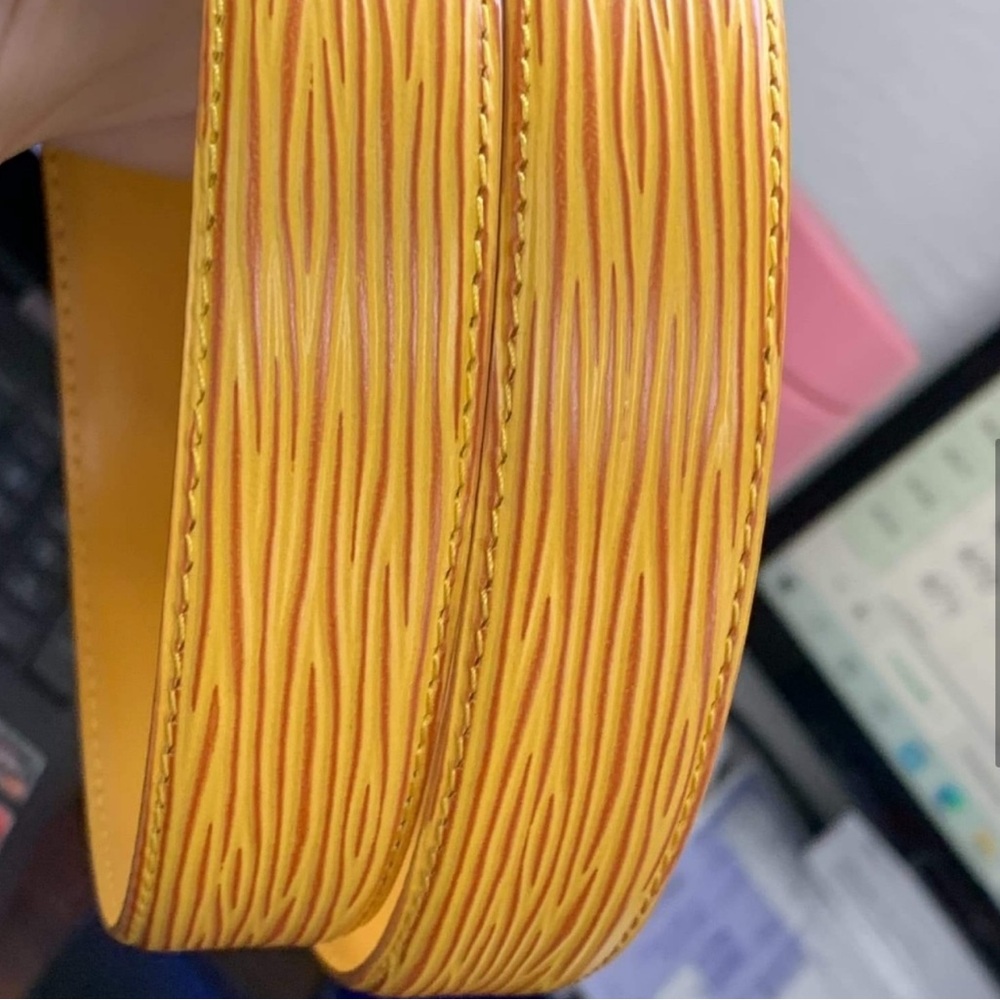 LOUIS VUITTON Yellow Epi Belt Size 110 or 44 in - Picture 2 of 9